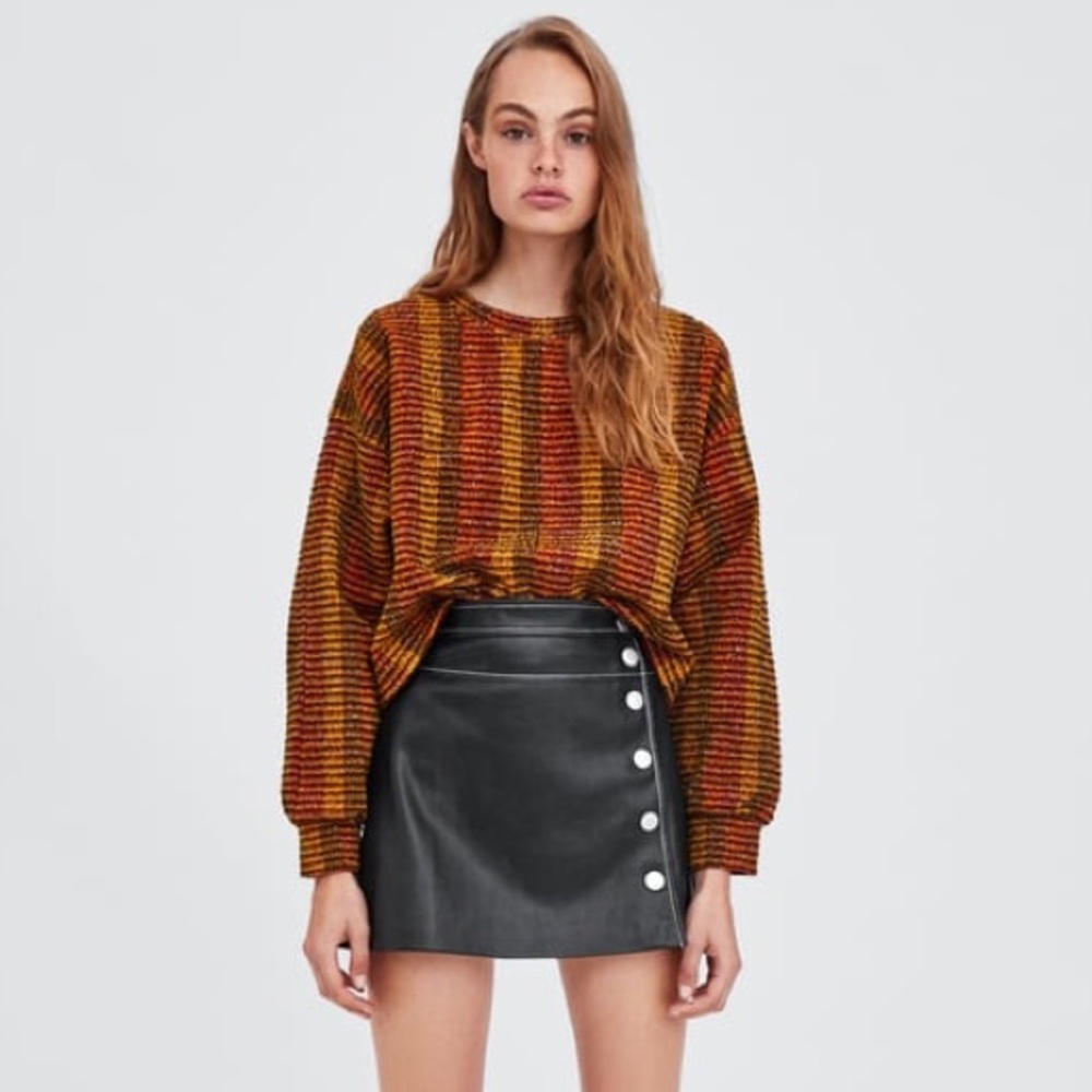 ZARA FAUX LEATHER MINI SKIRT with silver button closure detailing. Size XS